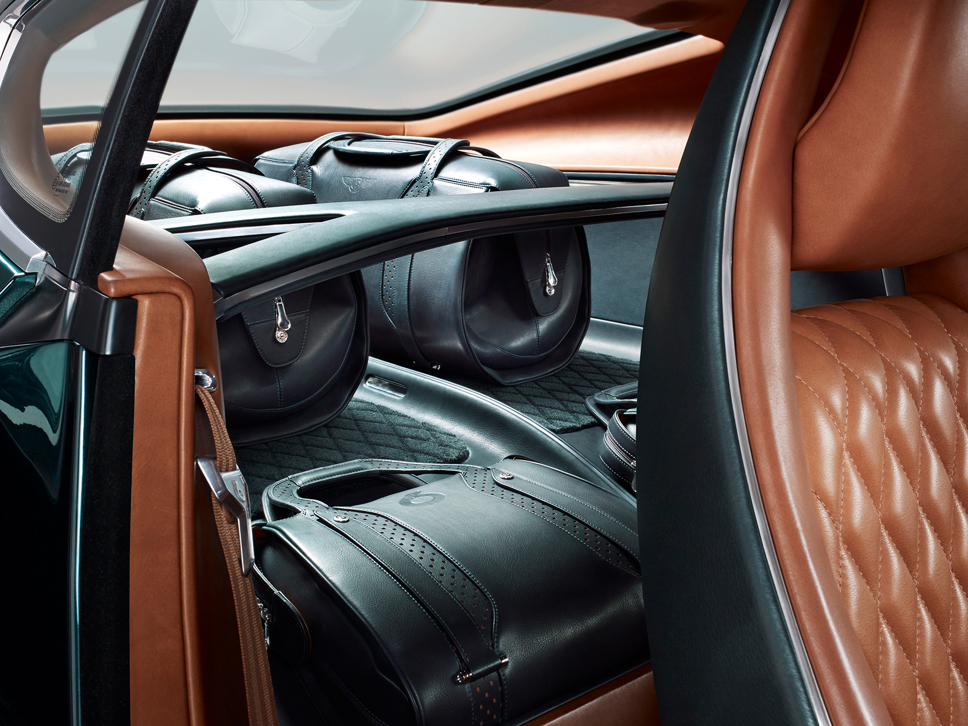 Bentley EXP 10 Speed 6 - intérieur arrière